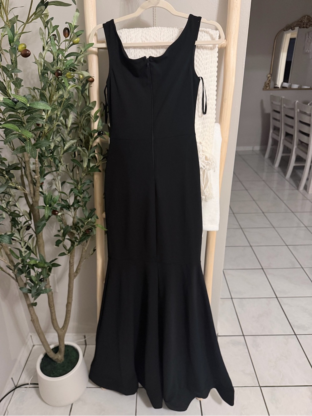 Windsor Black Sleeveless Mermaid Maxi Dress - Picture 5 of 5